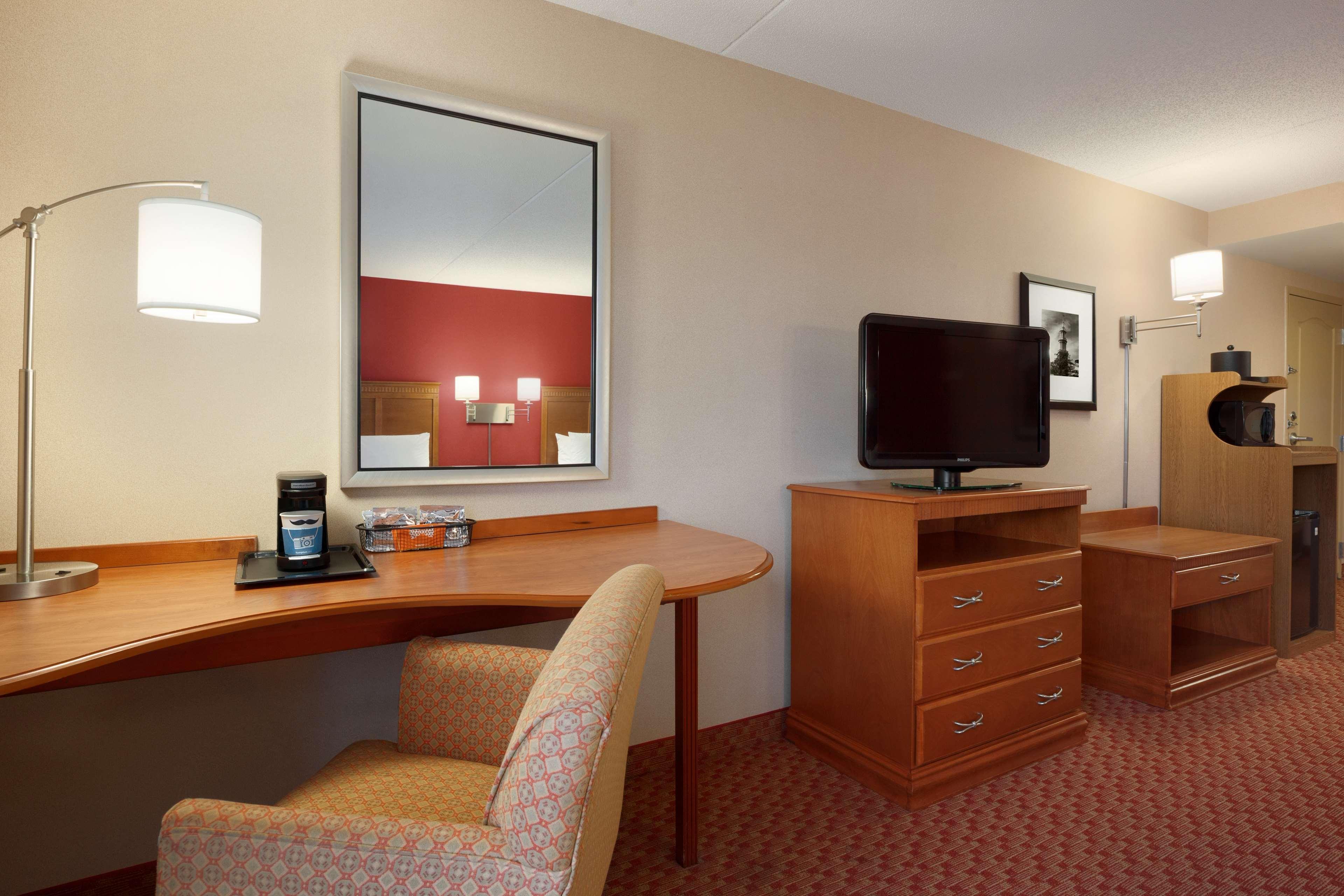 Hampton Inn & Suites Іст-Хартфорд Екстер'єр фото
