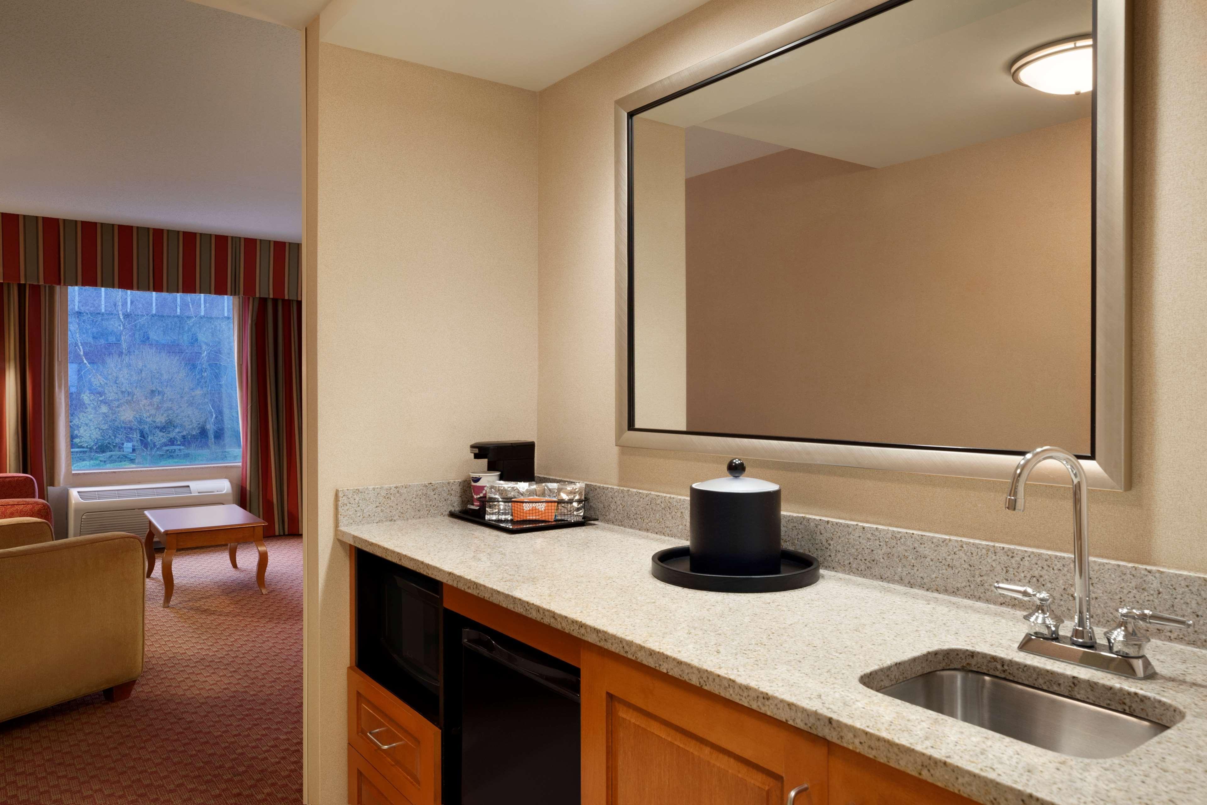 Hampton Inn & Suites Іст-Хартфорд Екстер'єр фото