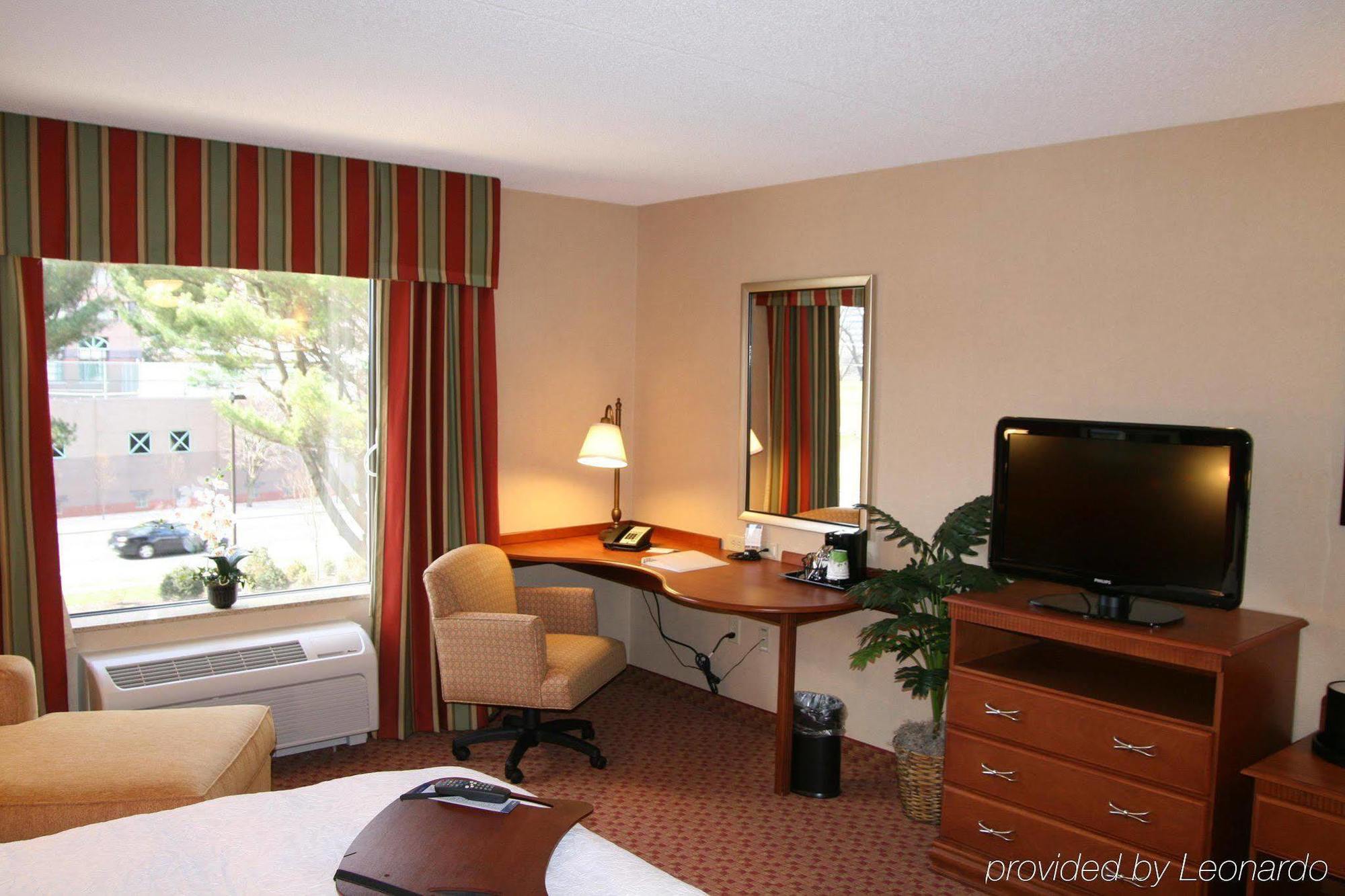 Hampton Inn & Suites Іст-Хартфорд Номер фото